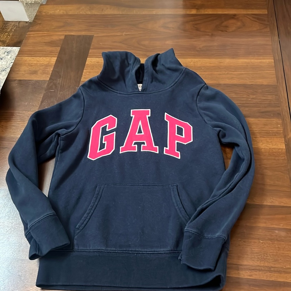 Girls Gap hoodie like new.